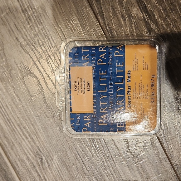 NWT PartyLite 3.2 oz SX616 Tropical Waters Scent Plus Melts - Picture 1 of 4